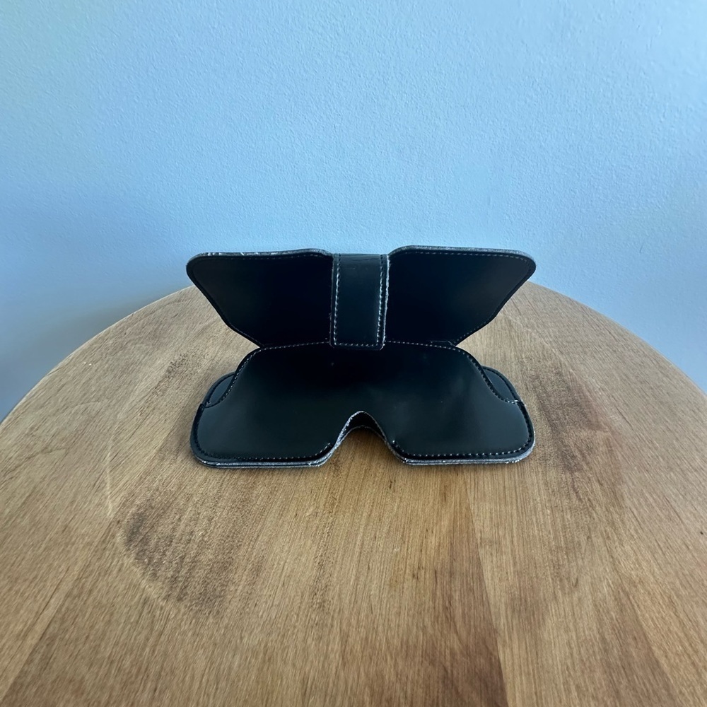 SAINT LAURENT Eyeglass Case Magnetic  Closure Black Leather Aviator Type Glasses - Picture 7 of 9